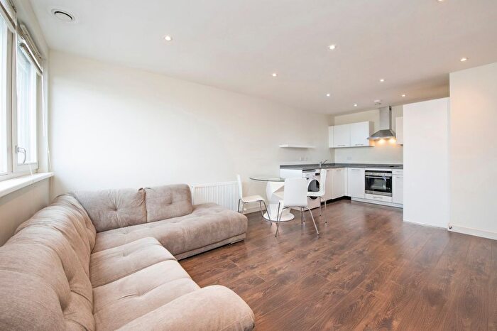 1 Bedroom Flat To Rent In Orchard Road, Richmond, TW9