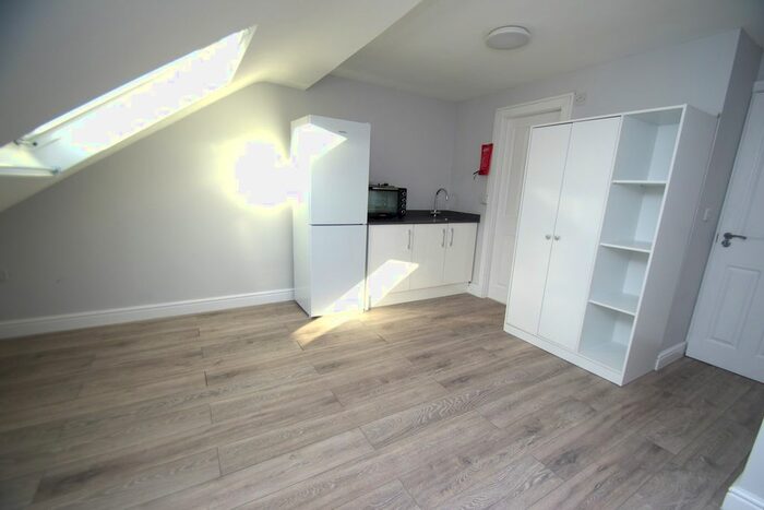 Studio To Rent In Gladstone Road, Watford, WD17