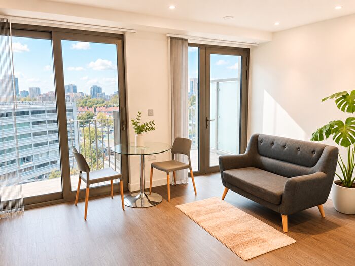 Studio To Rent In Western Gateway, London, E16