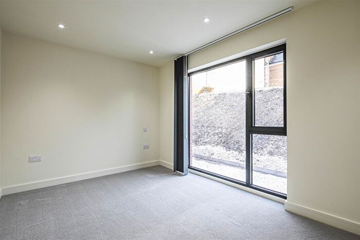 1 Bedroom Flat To Rent In Bank Apartments, Gatefield Road, S7