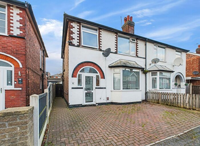 3 Bedroom Semi Detached House For Sale In Leacroft Road, Nottingham, NG8