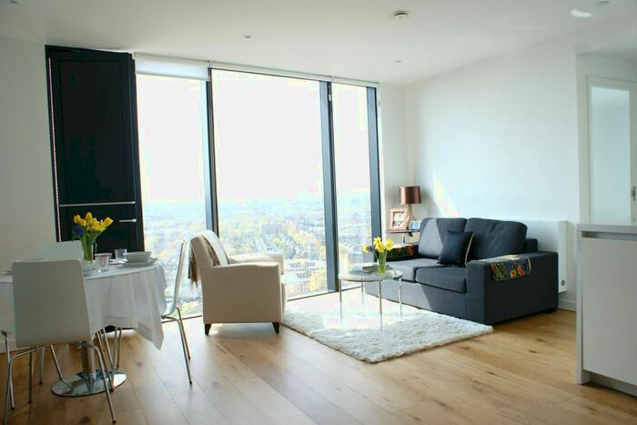 2 Bedroom Flat To Rent In Walworth Road, Elephant And Castle, London, SE1