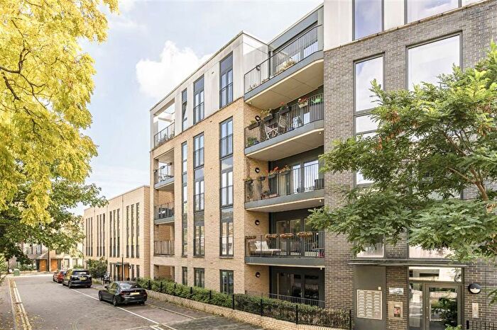 2 Bedroom Flat For Sale In Offenham Road, Oval, SW9