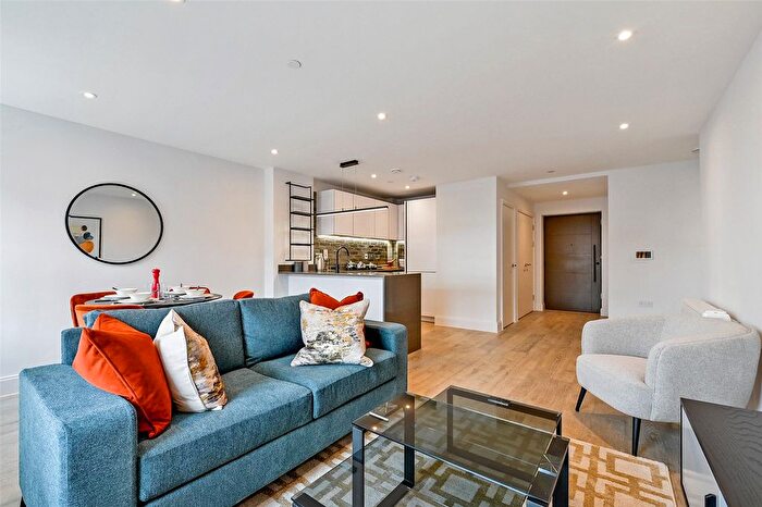 2 Bedroom Flat To Rent In The Factory, Memorial Avenue, Slough, Berkshire, SL1