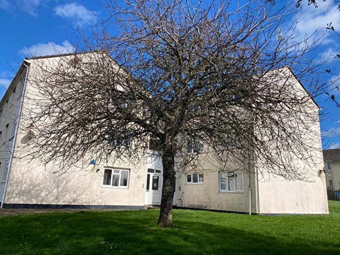 3 Bedroom Maisonette To Rent In Miers Close, St Budeaux, Plymouth, PL5