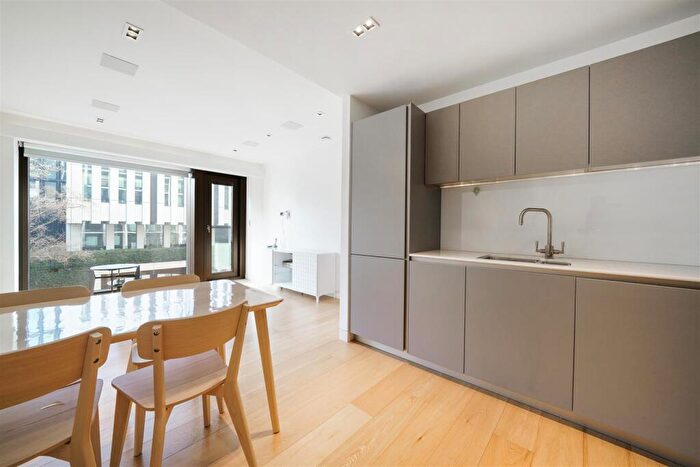 2 Bedroom Apartment To Rent In Roman House, Barbican, EC2Y