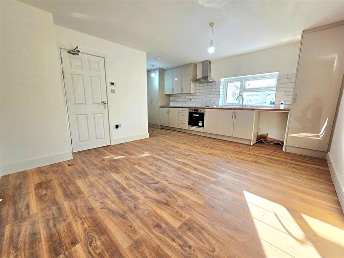 2 Bedroom Flat To Rent In Betham Road, Greenford, UB6