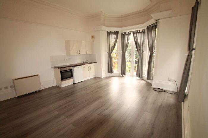 Apartment To Rent In Flat, Magdala Road, Mapperley Park, Nottingham, NG3