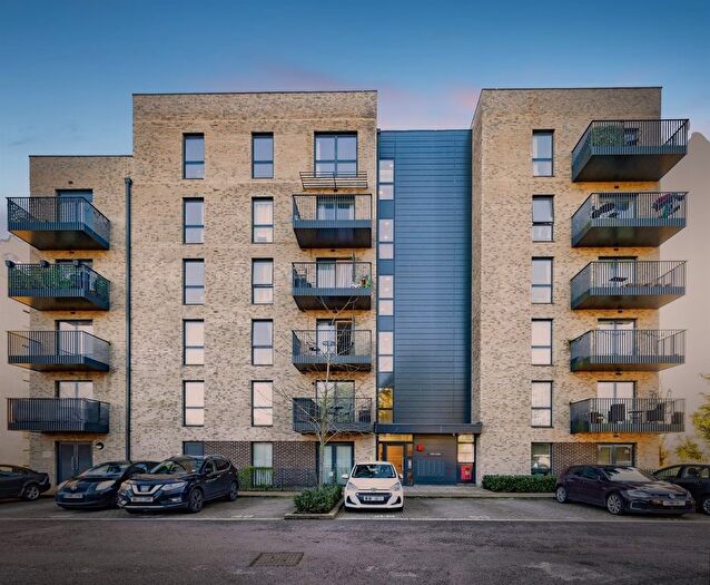 1 Bedroom Flat For Sale In Riverwell Close, Watford, WD18