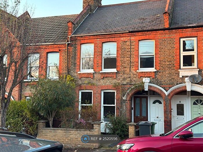 2 Bedroom Flat To Rent In Theydon Street, London, E17
