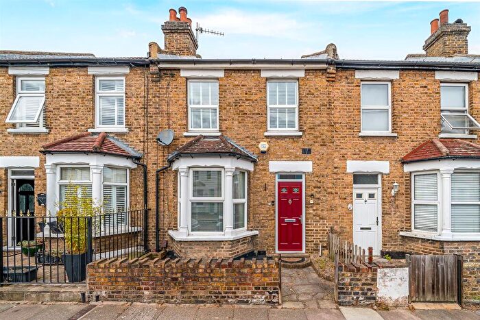 2 Bedroom Cottage For Sale In Reventlow Road, London, SE9
