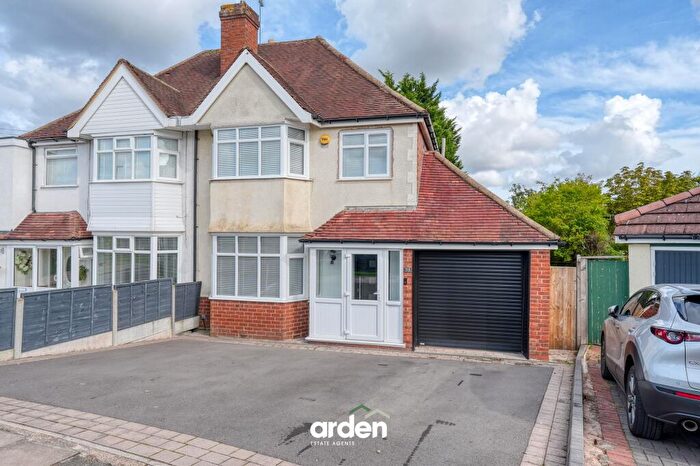 3 Bedroom Semi-Detached House For Sale In Bodenham Road, Birmingham, B31
