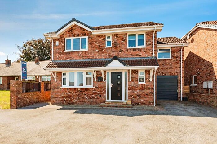 4 Bedroom Detached House For Sale In Manor House Close, Hoyland, Barnsley, S74