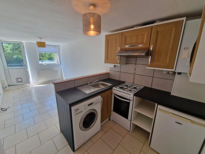 1 Bedroom Flat To Rent In Abbots Park, AL1