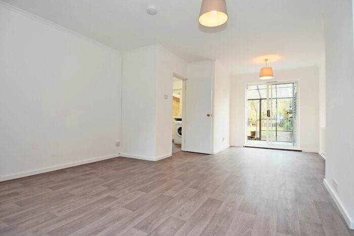 3 Bedroom Semi-Detached House To Rent In Clifford Road, Richmond, TW10