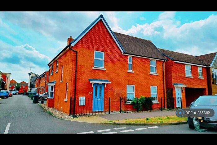 3 Bedroom Detached House To Rent In John Fitzjohn Avenue, Aylesbury, HP18