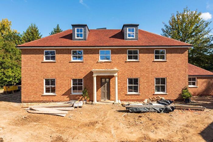 6 Bedroom Detached House For Sale In Oak Tree Drive, Newtown, RG20