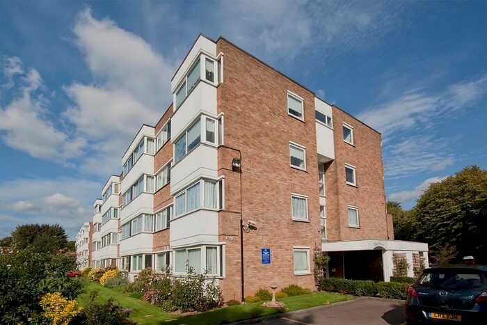 2 Bedroom Flat To Rent In Queenswood Gardens, London, E11