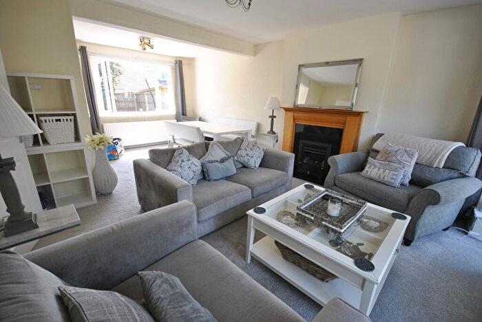 3 Bedroom Detached House For Sale In Stoops Lane, Bessacarr, Doncaster, DN4