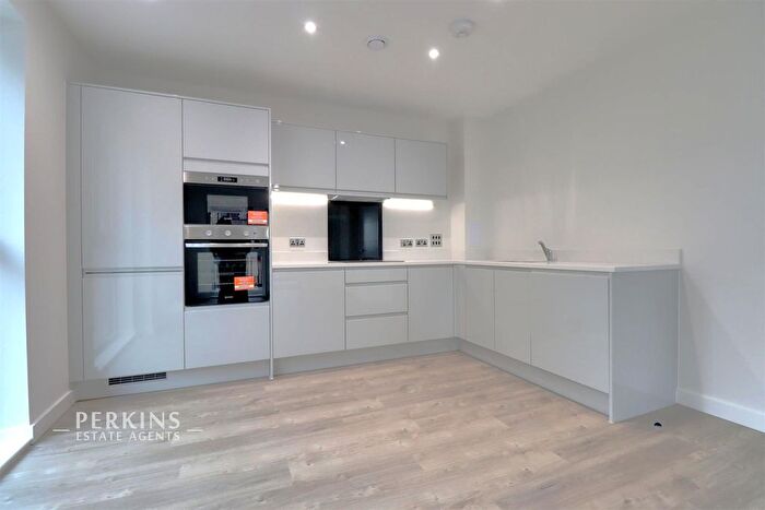1 Bedroom Flat To Rent In Brentford, TW8