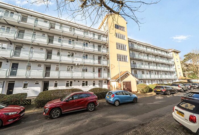 4 Bedroom Flat For Sale In Smithwood Close, London, SW19