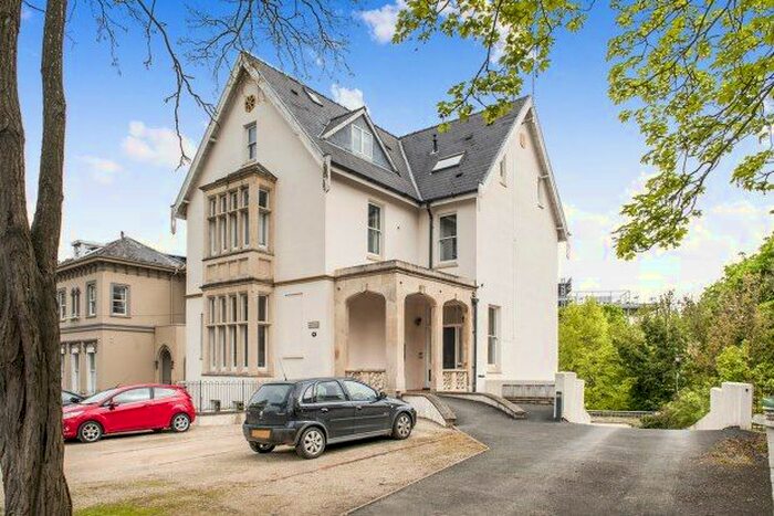 2 Bedroom Flat To Rent In Ashmore Court, Cheltenham, GL50