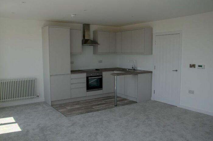 2 Bedroom Flat To Rent In Lincoln Avenue, Telscombe Cliffs, Peacehaven, BN10