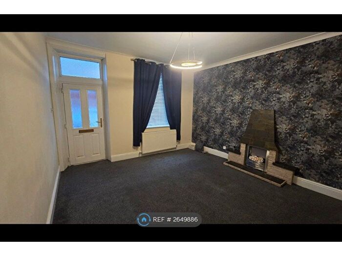 2 Bedroom End Terrace House To Rent In Grisedale Avenue, Huddersfield, HD2