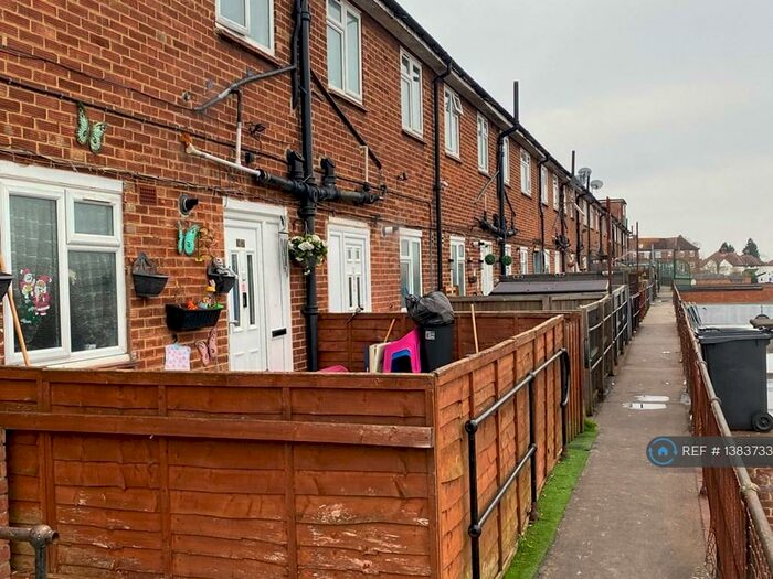 3 Bedroom Terraced House To Rent In Central Parade, New Addington, Croydon, CR0