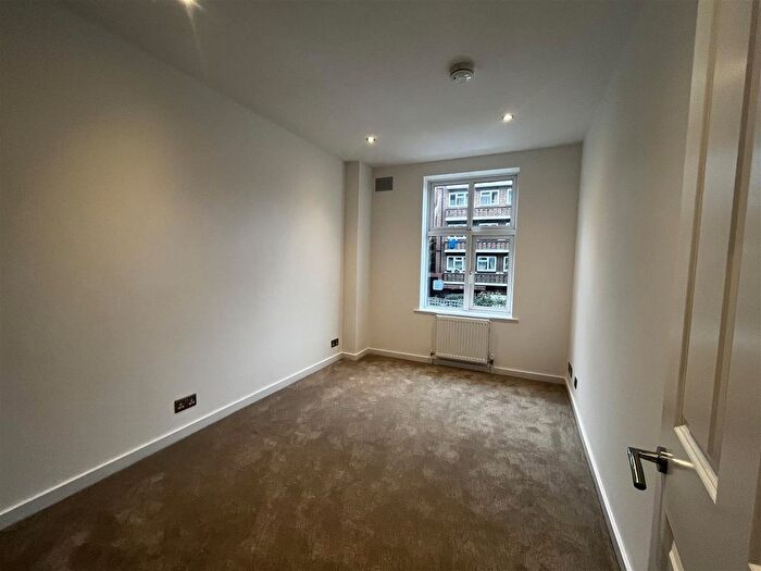2 Bedroom Flat To Rent In Brixton Hill, London, SW2