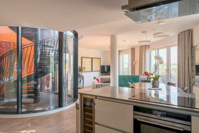 2 Bedroom Apartment To Rent In Flat, Sovereign Point, Midland Road, Bath, BA2