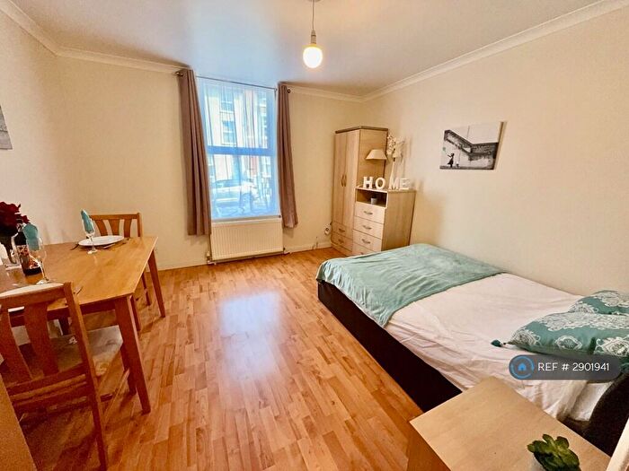 1 Bedroom Flat To Rent In Zinzan Street, Reading, RG1