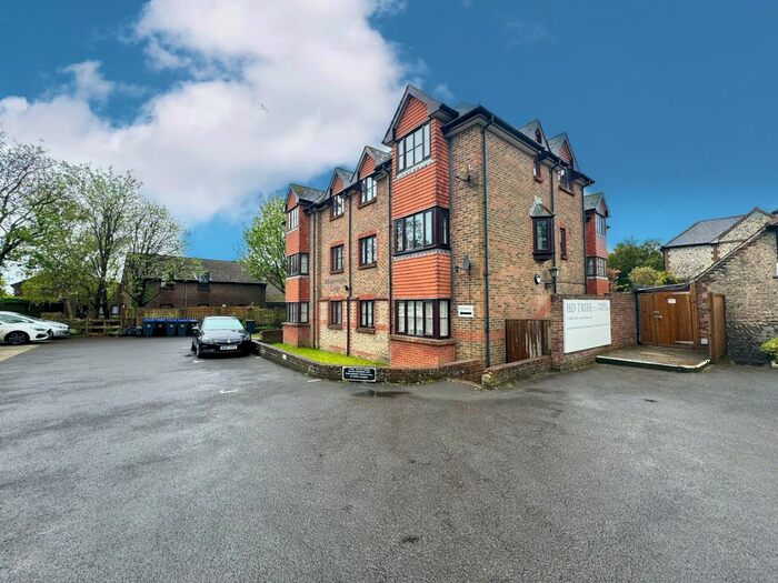 1 Bedroom Flat To Rent In West Street, Sompting, Lancing, BN15