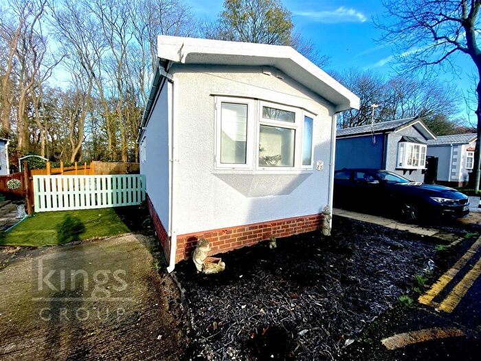 2 Bedroom Park Home For Sale In Galley Hill, Waltham Abbey, EN9