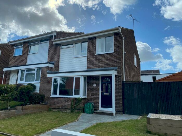 3 Bedroom Semi-Detached House To Rent In Woodside Road, North Baddesley, SO52