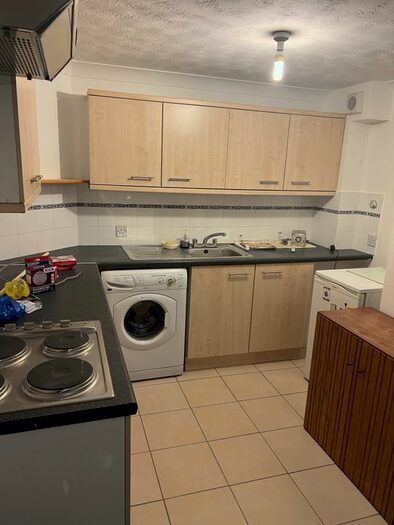 Block Of Flats To Rent In Riverdene Road, Ilford, IG1