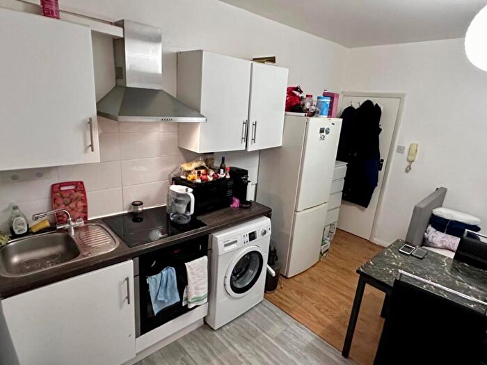 1 Bedroom Apartment To Rent In Lordship Lane, Wood Green, N22