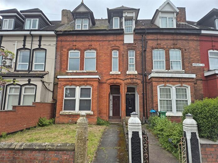 2 Bedroom Flat To Rent In Woodlands Road, Manchester, Greater Manchester, M8