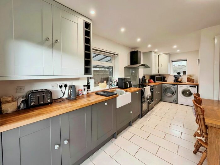 3 Bedroom Property To Rent In King Edward Crescent, Woodhall Spa, LN10