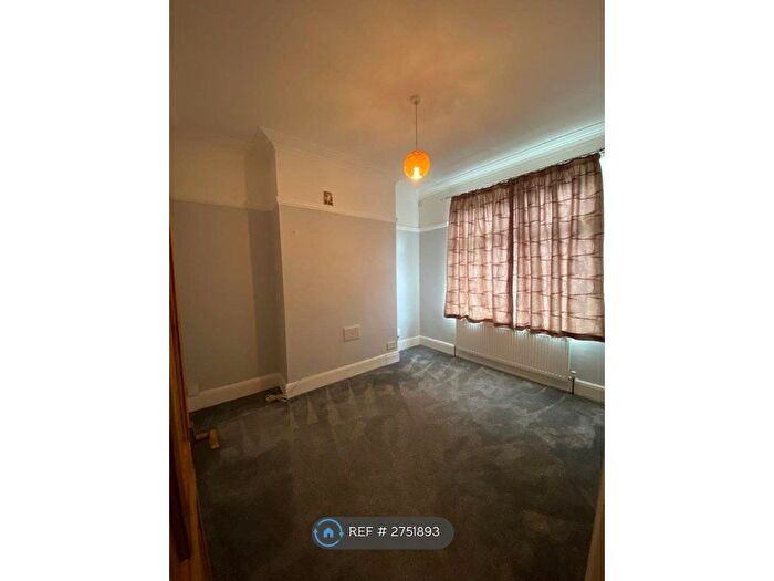 3 Bedroom Terraced House To Rent In Conway Road, Leicester, LE2