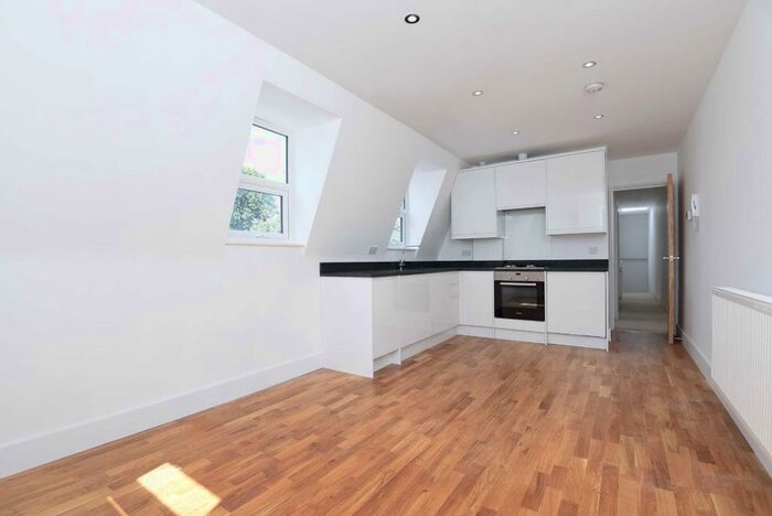 2 Bedroom Flat To Rent In Trinity Road, London, SW17