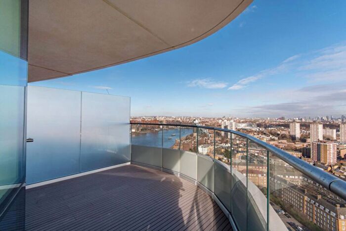 2 Bedroom Flat To Rent In Lombard Wharf, Battersea, London, SW11