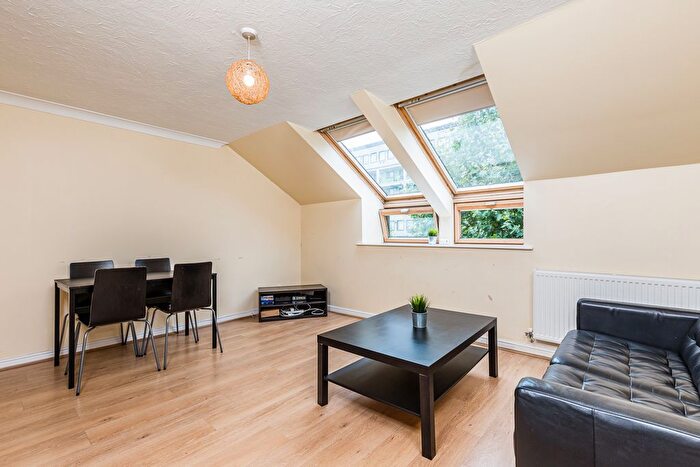 2 Bedroom Flat To Rent In Verwood Lodge, Manchester Road, Canary Wharf, E14