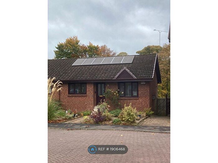 2 Bedroom Bungalow To Rent In Burnside Walk, Glasgow, G61