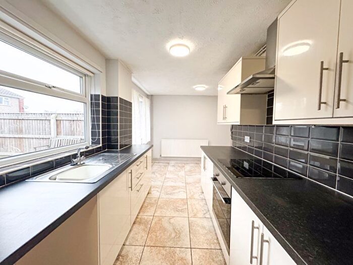 3 Bedroom End Of Terrace House For Sale In Boulevard Way, Grimsby, DN31