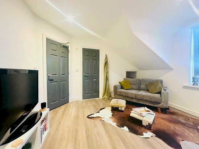 1 Bedroom Apartment To Rent In Derby Road, Nottingham, NG7