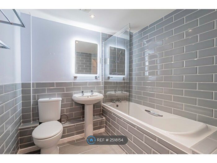 2 Bedroom Flat To Rent In Bowater Gardens, Sunbury-On-Thames, TW16