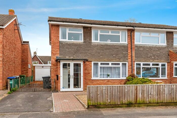 3 Bedroom Semi-Detached House For Sale In Ingram Road, Melksham, SN12