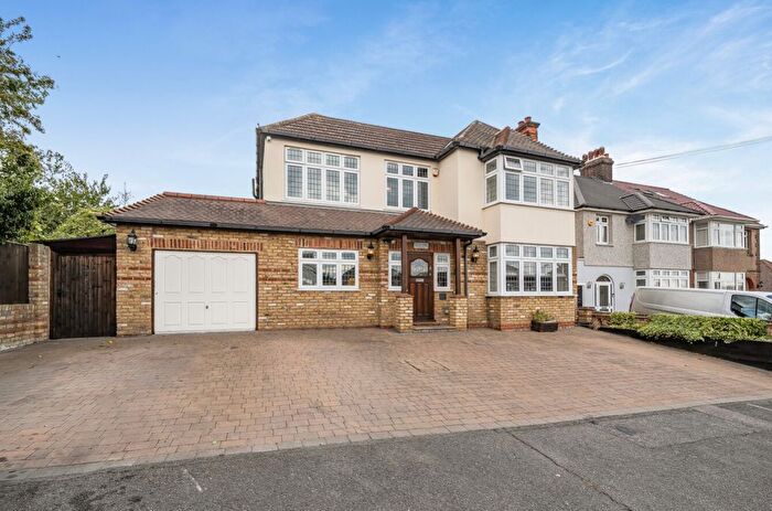 5 Bedroom Detached House For Sale In Heathview Avenue Crayford, Dartford, Kent, DA1