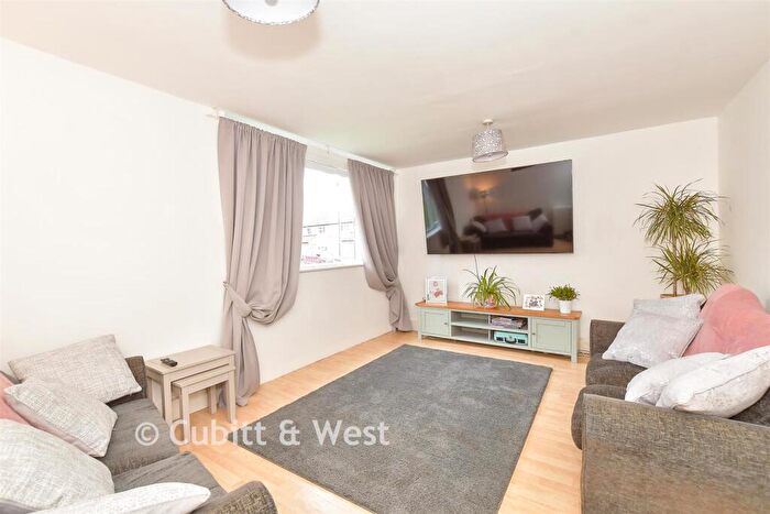 3 Bedroom Ground Maisonette For Sale In Fort Cumberland Road, Southsea, Hampshire, PO4